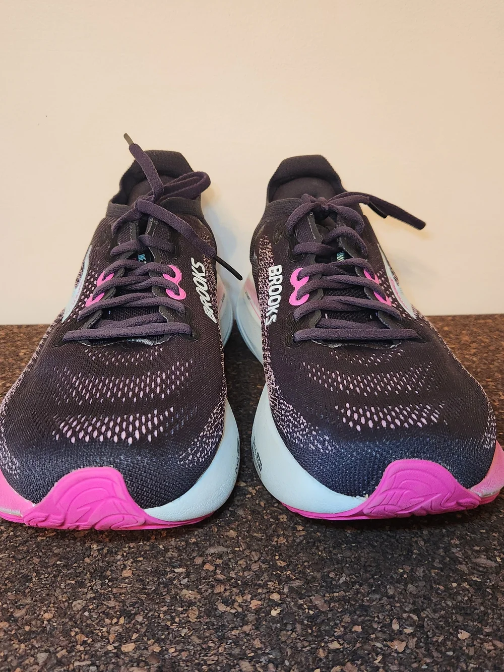 Brooks Adrenaline 25 Running Shoes Womens Size 9
